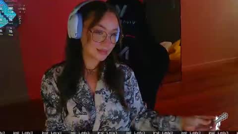 Snapshot of emili1_bc chatting on 07-28-26, 11:39 Emili online show from 07-28-26, 11:39