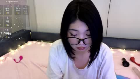 Snapshot of emili_blanc chatting on 01-12-25, 12:23 Emili online show from 01-12-25, 12:23