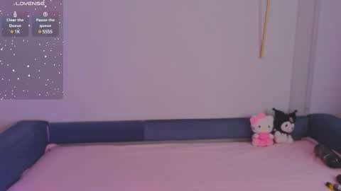 Snapshot of emili_blanc chatting on 02-22-25, 02:50 Emili online show from 02-22-25, 02:50