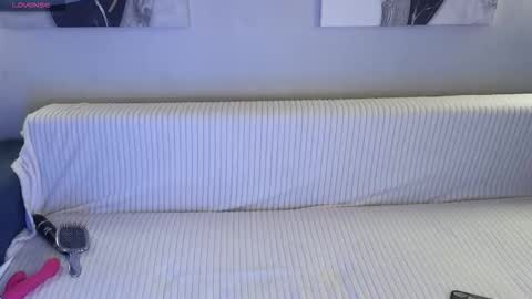 Snapshot of emili_blanc chatting on 09-14-25, 02:22 Emili online show from 09-14-25, 02:22