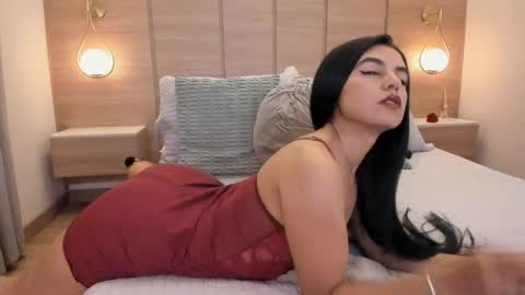 Snapshot of emilia_1040 chatting on 04-19-26, 01:32 emilia_1040 online show from 04-19-26, 01:32