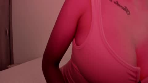 Emilia Big Boobs online show from 01-31-25, 01:56