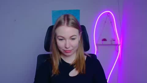 Emilia online show from 03-19-26, 06:28