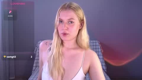 Snapshot of emiliaduchess chatting on 07-07-26, 01:48 Amili online show from 07-07-26, 01:48