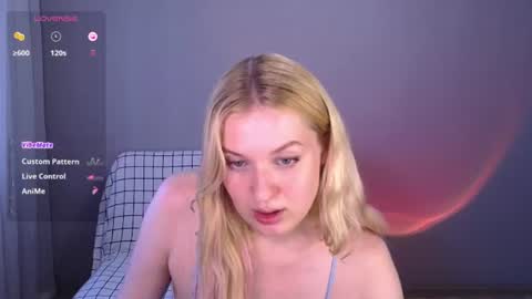 Snapshot of emiliaduchess chatting on 07-22-26, 09:45 Amili online show from 07-22-26, 09:45