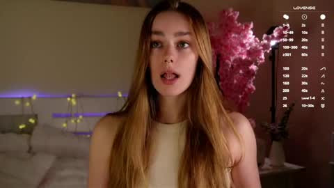 Snapshot of emiliaheather chatting on 04-18-26, 01:15 Tessa online show from 04-18-26, 01:15