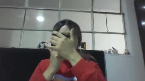 emiliahoney online show from 12-18-25, 08:48