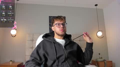 Snapshot of emiliano_cute18 chatting on 03-09-26, 12:53 Emi online show from 03-09-26, 12:53