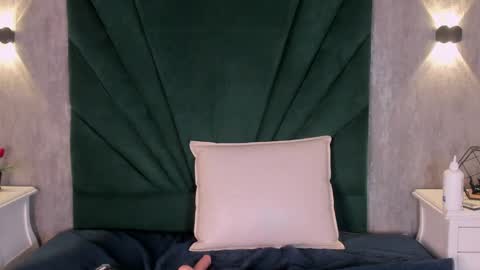 Snapshot of emiliclarke_ chatting on 04-01-26, 01:41 Emilie online show from 04-01-26, 01:41