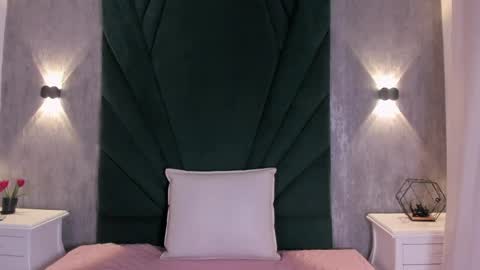 Snapshot of emiliclarke_ chatting on 04-29-26, 12:31 Emilie online show from 04-29-26, 12:31