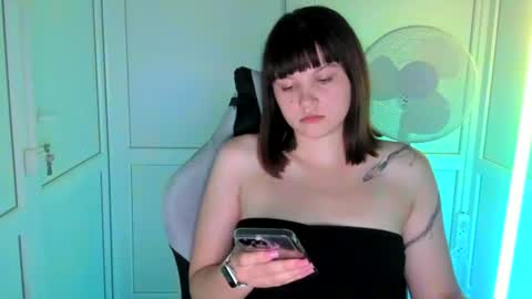 Snapshot of emilli_moon chatting on 07-02-26, 04:07 Emmi online show from 07-02-26, 04:07