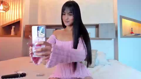 Emily Beaumont. online show from 02-03-26, 01:27