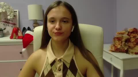 Snapshot of emilly_lust99 chatting on 12-12-24, 11:07 Emilly online show from 12-12-24, 11:07