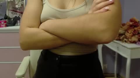 Snapshot of emilly_lust99 chatting on 01-02-25, 01:51 Emilly online show from 01-02-25, 01:51