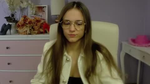 Snapshot of emilly_lust99 chatting on 02-14-25, 07:49 Emilly online show from 02-14-25, 07:49