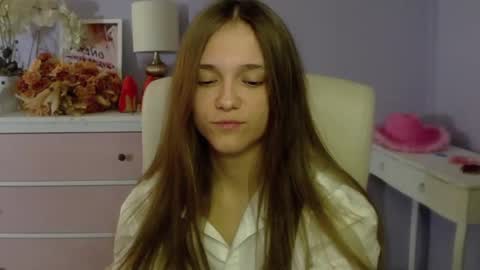 Snapshot of emilly_lust99 chatting on 03-07-25, 07:52 Emilly online show from 03-07-25, 07:52