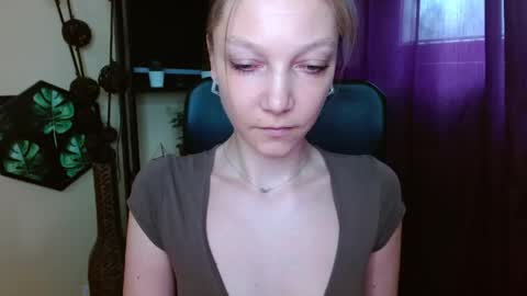 Emilly online show from 04-14-26, 05:24