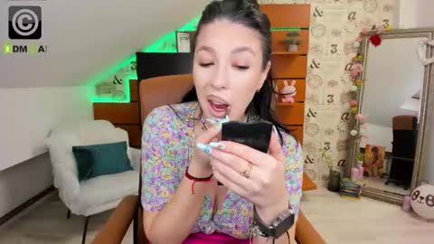 EmillyTaylor online show from 03-30-26, 03:40