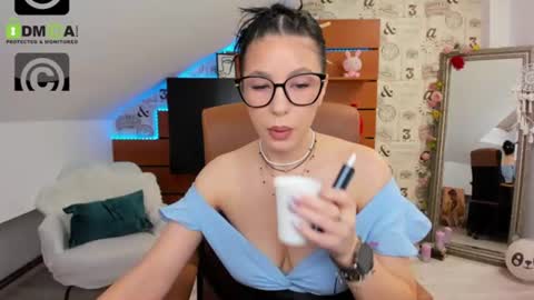 Snapshot of emillytaylor chatting on 07-10-26, 04:50 EmillyTaylor online show from 07-10-26, 04:50