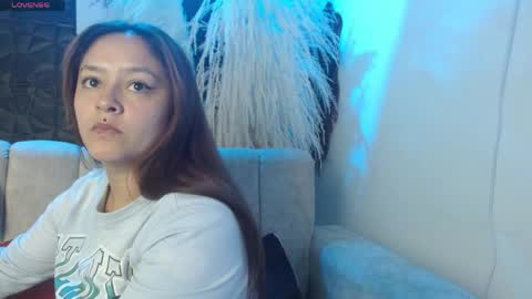 Snapshot of emily175445 chatting on 06-02-26, 12:18 emily175445 online show from 06-02-26, 12:18
