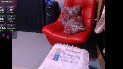 Snapshot of emily1_rosse chatting on 05-15-26, 08:27 Rosse online show from 05-15-26, 08:27