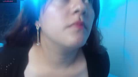 Snapshot of emily308876 chatting on 06-08-26, 01:44 emily308876 online show from 06-08-26, 01:44