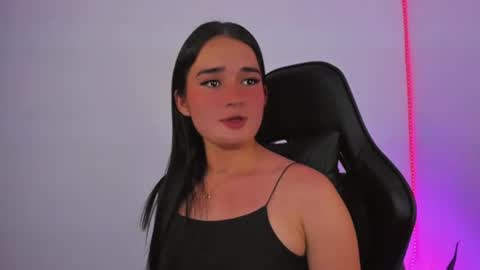 Snapshot of emily611258 chatting on 06-16-26, 01:41 emily611258 online show from 06-16-26, 01:41