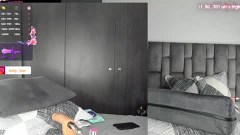 Snapshot of emily___fox chatting on 07-01-26, 11:23 Emily online show from 07-01-26, 11:23