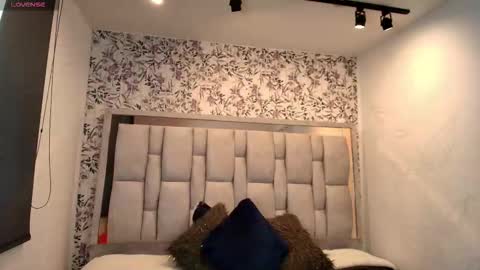 Snapshot of emily__cute__ chatting on 02-26-26, 08:52 EMILY CUTE online show from 02-26-26, 08:52