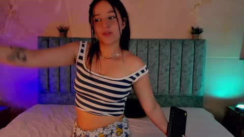Snapshot of emily_carter19 chatting on 12-10-24, 10:47 Emily Carter online show from 12-10-24, 10:47