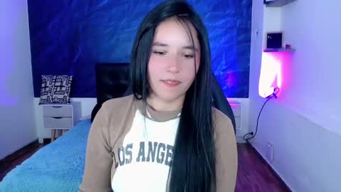 Snapshot of emily_carter19 chatting on 12-13-24, 05:27 Emily Carter online show from 12-13-24, 05:27