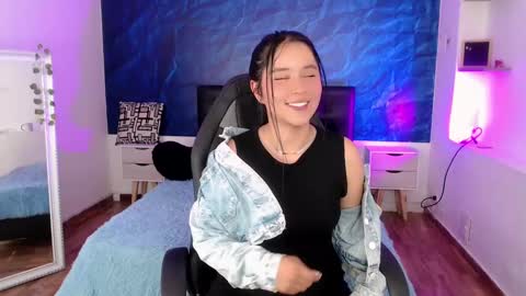 Snapshot of emily_carter19 chatting on 12-14-24, 03:51 Emily Carter online show from 12-14-24, 03:51
