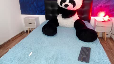 Snapshot of emily_carter19 chatting on 01-23-25, 03:16 Emily Carter online show from 01-23-25, 03:16
