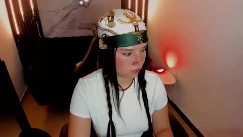 Snapshot of emily_carter19 chatting on 09-22-25, 02:41 Emily Carter online show from 09-22-25, 02:41