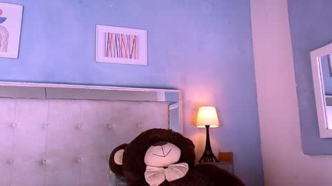 emily_castillo1_ online show from 12-21-25, 05:03