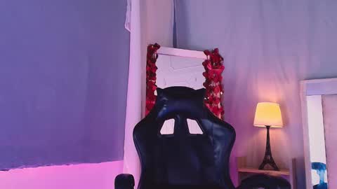 emily_castillo1_ online show from 03-02-26, 05:41