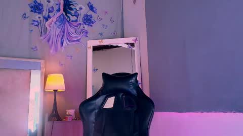 emily_castillo1_ online show from 05-23-26, 07:35
