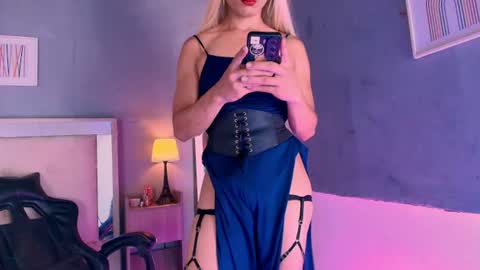 emily_castillo1_ online show from 07-10-26, 07:01