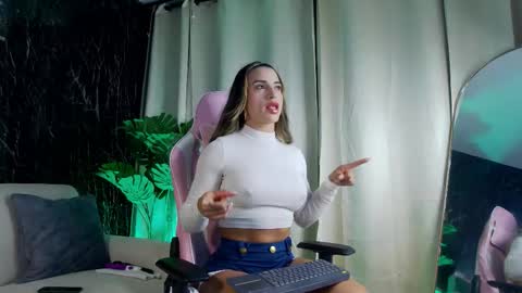 Emily foxx01 online show from 03-24-26, 12:15