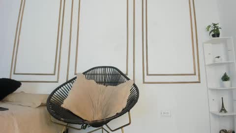 emily_gaviria1 online show from 05-03-26, 12:00
