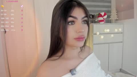 EmilyKenner  Independent model  online show from 12-17-25, 09:26