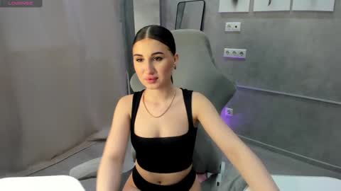 Snapshot of emily_lews chatting on 02-24-26, 04:21 Emily online show from 02-24-26, 04:21