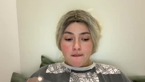 emily_morning_dew online show from 10-29-25, 08:32