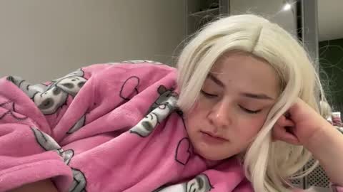 Snapshot of emily_morning_dew chatting on 01-16-26, 05:33 emily_morning_dew online show from 01-16-26, 05:33