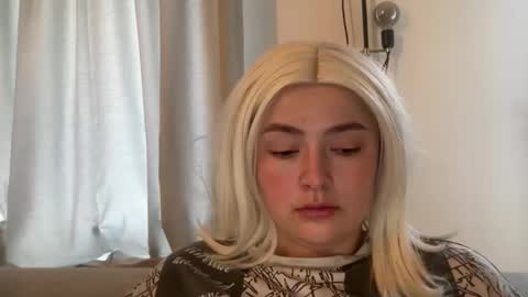 Snapshot of emily_morning_dew chatting on 02-18-26, 07:26 emily_morning_dew online show from 02-18-26, 07:26