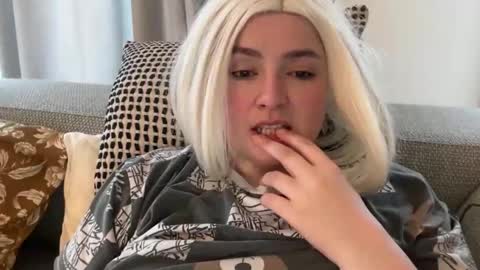 Snapshot of emily_morning_dew chatting on 02-22-26, 08:02 emily_morning_dew online show from 02-22-26, 08:02