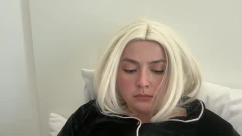 Snapshot of emily_morning_dew chatting on 02-28-26, 02:18 emily_morning_dew online show from 02-28-26, 02:18