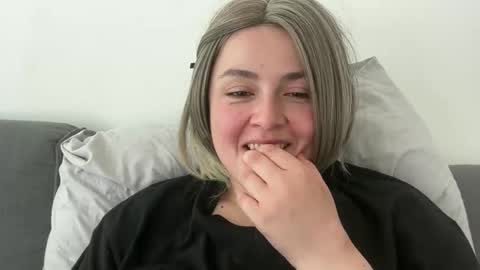 Snapshot of emily_morning_dew chatting on 05-14-26, 07:04 emily_morning_dew online show from 05-14-26, 07:04