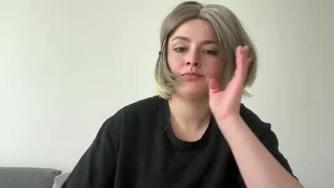 Snapshot of emily_morning_dew chatting on 05-16-26, 08:11 emily_morning_dew online show from 05-16-26, 08:11