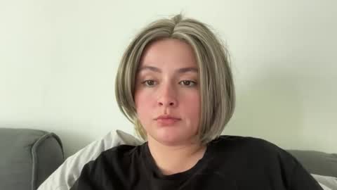 Snapshot of emily_morning_dew chatting on 06-02-26, 01:24 emily_morning_dew online show from 06-02-26, 01:24